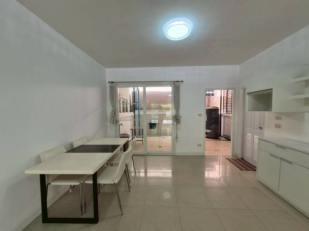 For RentTownhomeThaphra, Talat Phlu, Wutthakat : For rent, 3-story townhome, 3 bedrooms, 3 bathrooms, newly renovated, fully furnished, ready to move in, near BTS Bang Wa.
