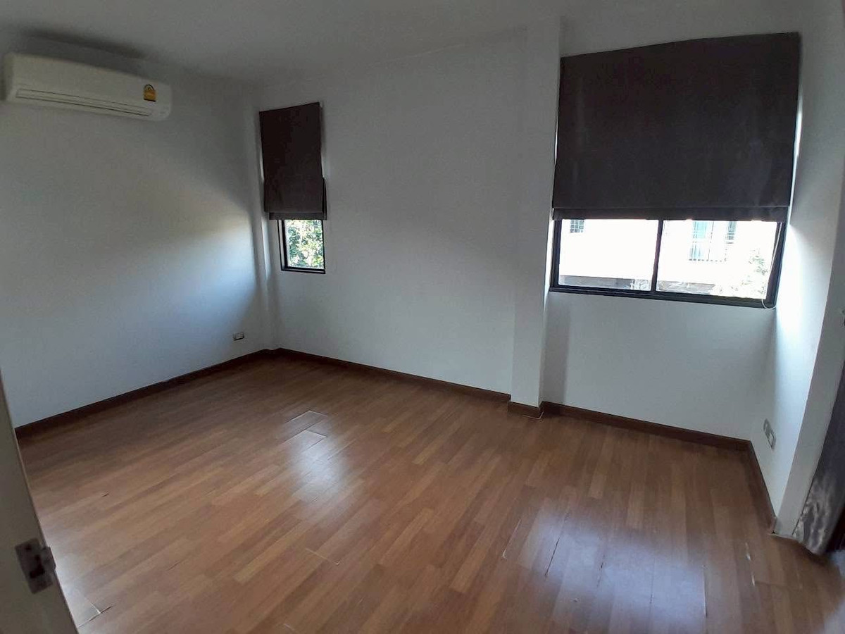 For RentHouseNonthaburi, Bang Yai, Bangbuathong : Twin house for rent Centro Westgate Village, near Jazz Green Village, Bang Bua Thong and Central Westgate.