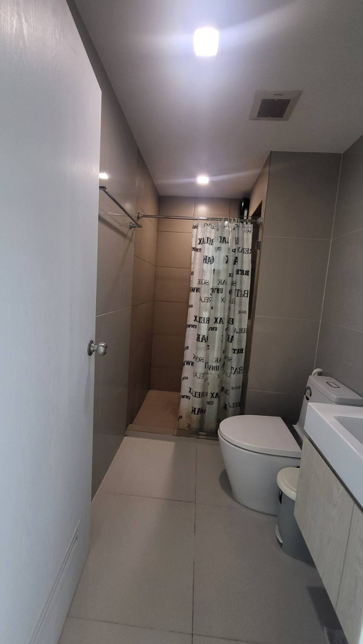 For RentCondoPattanakan, Srinakarin : Condo for rent, Rich Park Srinakarin, beautiful room with electrical appliances, complete furniture.