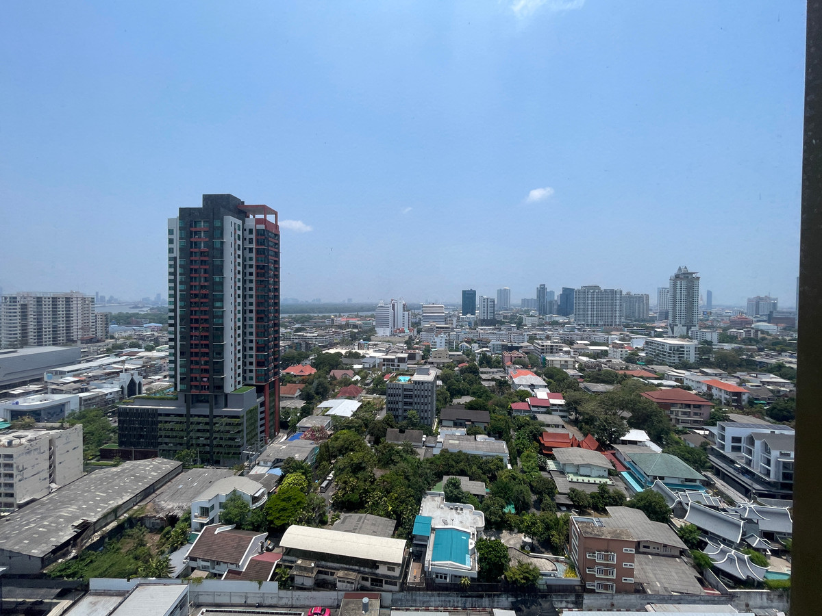 For SaleCondoSathorn, Narathiwat : [RARE UNIT] The Issara Sathorn 1BR Plus, 20th floor, north view, Market Place & Yen Akat @Chan-Sathorn Road Great value functions, 1 bedroom + 1 multi-purpose room, area 37.17 sq m, good high floor. Open city view on Nang Linchi-Rama 4 side.