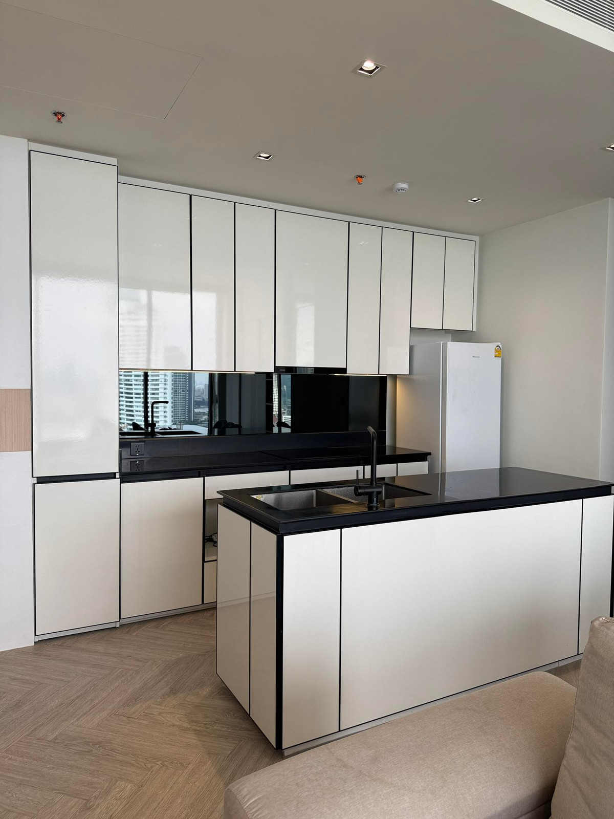 For RentCondoWongwianyai, Charoennakor : Ultimate Privacy with a 180° River View | Chapter Charoennakorn – Riverside