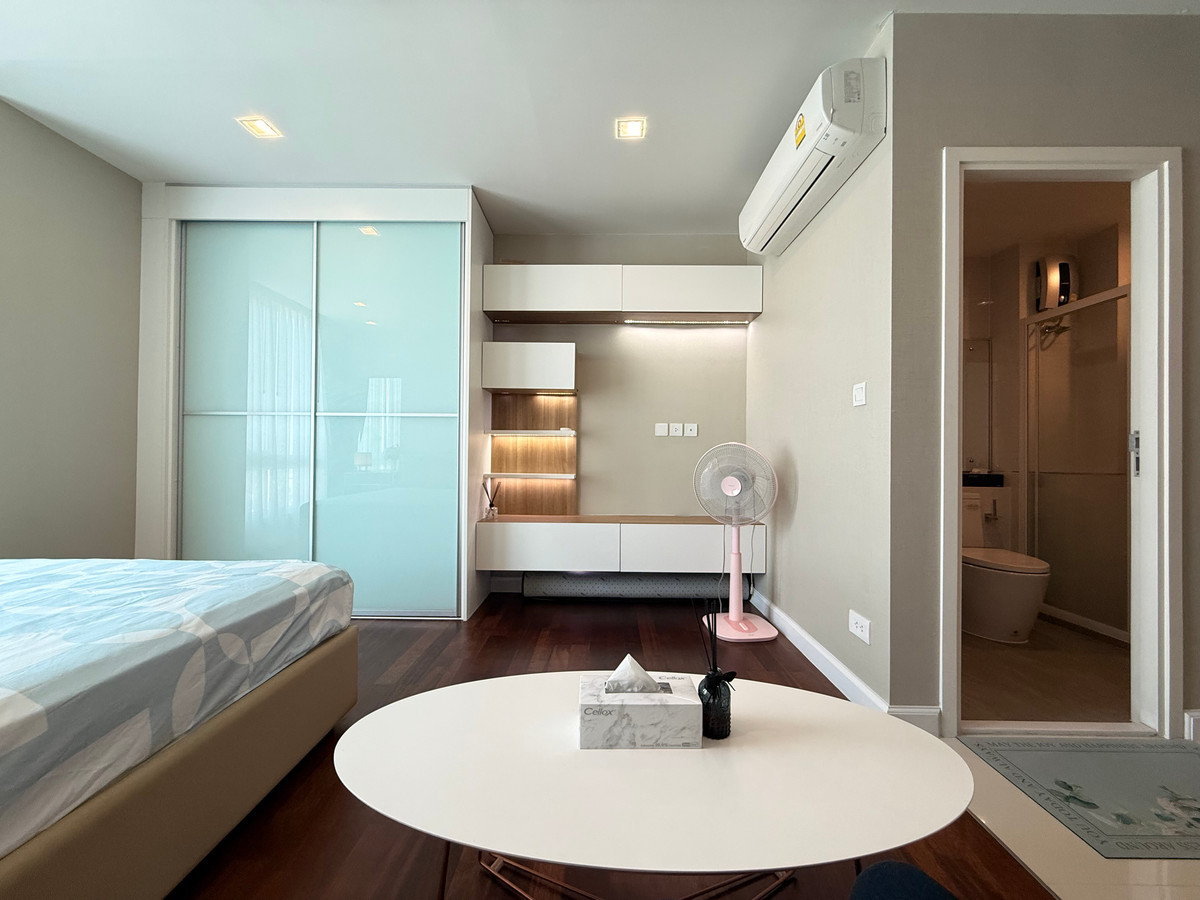 For RentCondoSamut Prakan,Samrong : For Rent: The Metropolis Samrong Interchange Condominium Closed to BTS Samrong