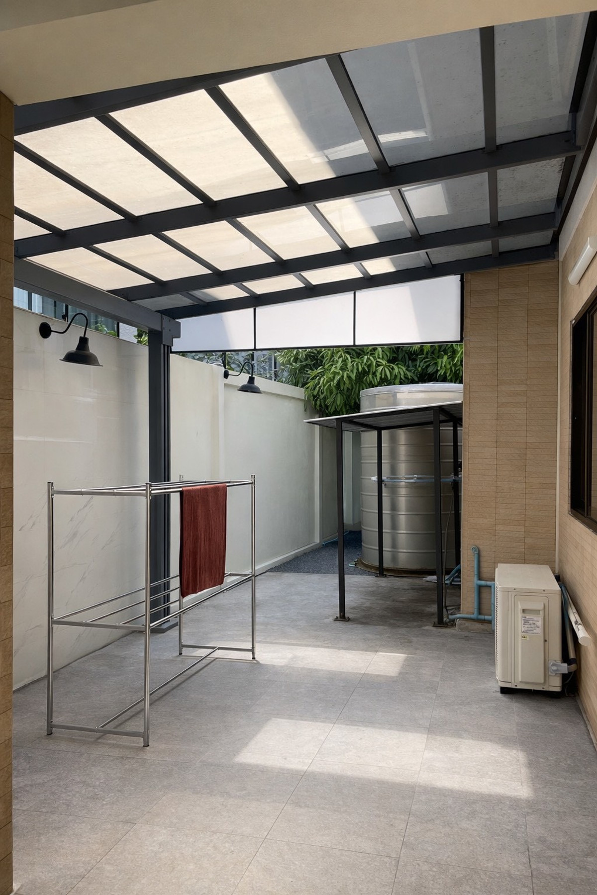 For RentHouseOnnut, Udomsuk : Single house for rent in Pridi area with swimming pool. Move in immediately, fully furnished, near St Andrews International School Bangkok 🏫