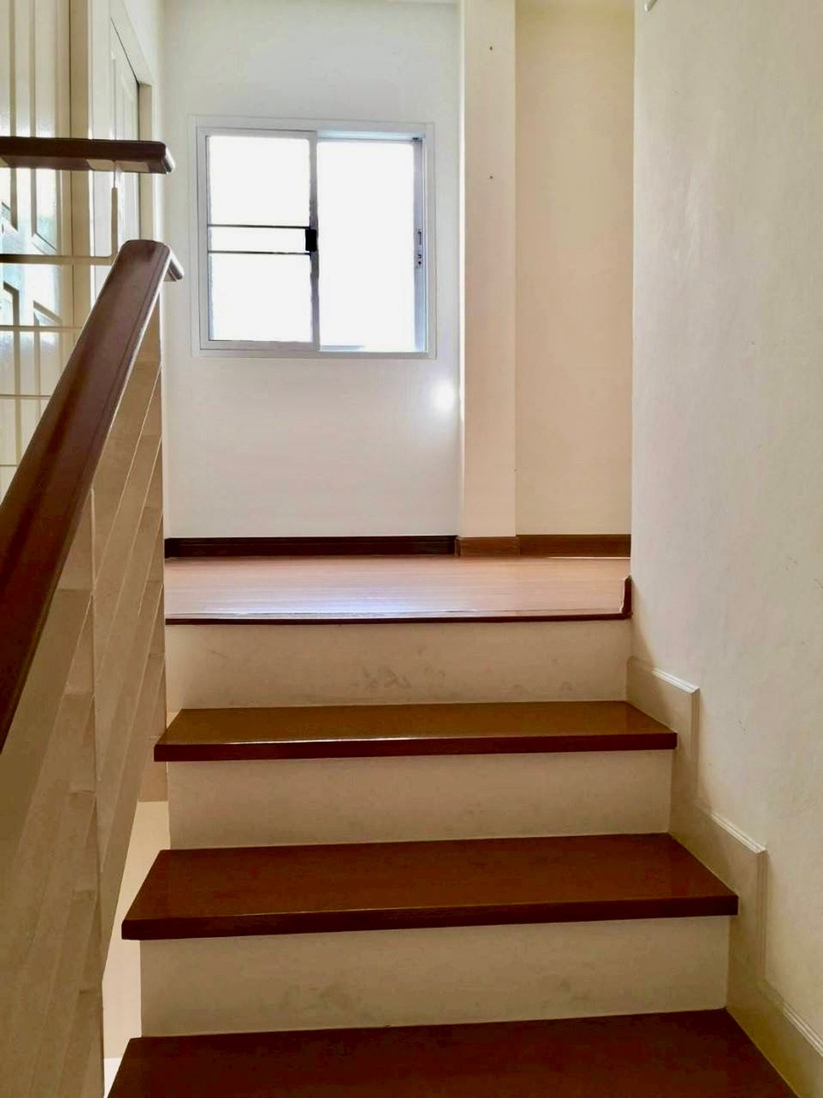 For SaleTownhomePattanakan, Srinakarin : Baan Klang Muang Baan Klang Muang Urbanion Srinakarin / 3 Bedrooms (FOR SALE) GNG038