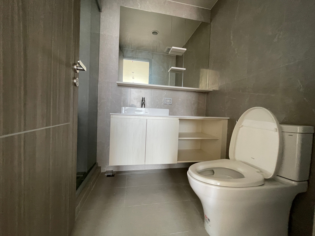 For SaleCondoSathorn, Narathiwat : [RARE UNIT] The Issara Sathorn 1BR Plus, 20th floor, north view, Market Place & Yen Akat @Chan-Sathorn Road Great value functions, 1 bedroom + 1 multi-purpose room, area 37.17 sq m, good high floor. Open city view on Nang Linchi-Rama 4 side.