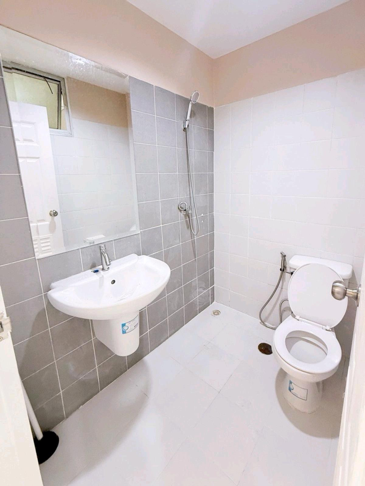 ให้เช่าทาวน์โฮมเกษตร นวมินทร์ ลาดปลาเค้า : 🔥 ทำเลดี เข้า-ออกสะดวก ใกล้วัดลาดปลาเค้า รายล้อมด้วยร้านค้า + 7-11 หน้าหมู่บ้าน