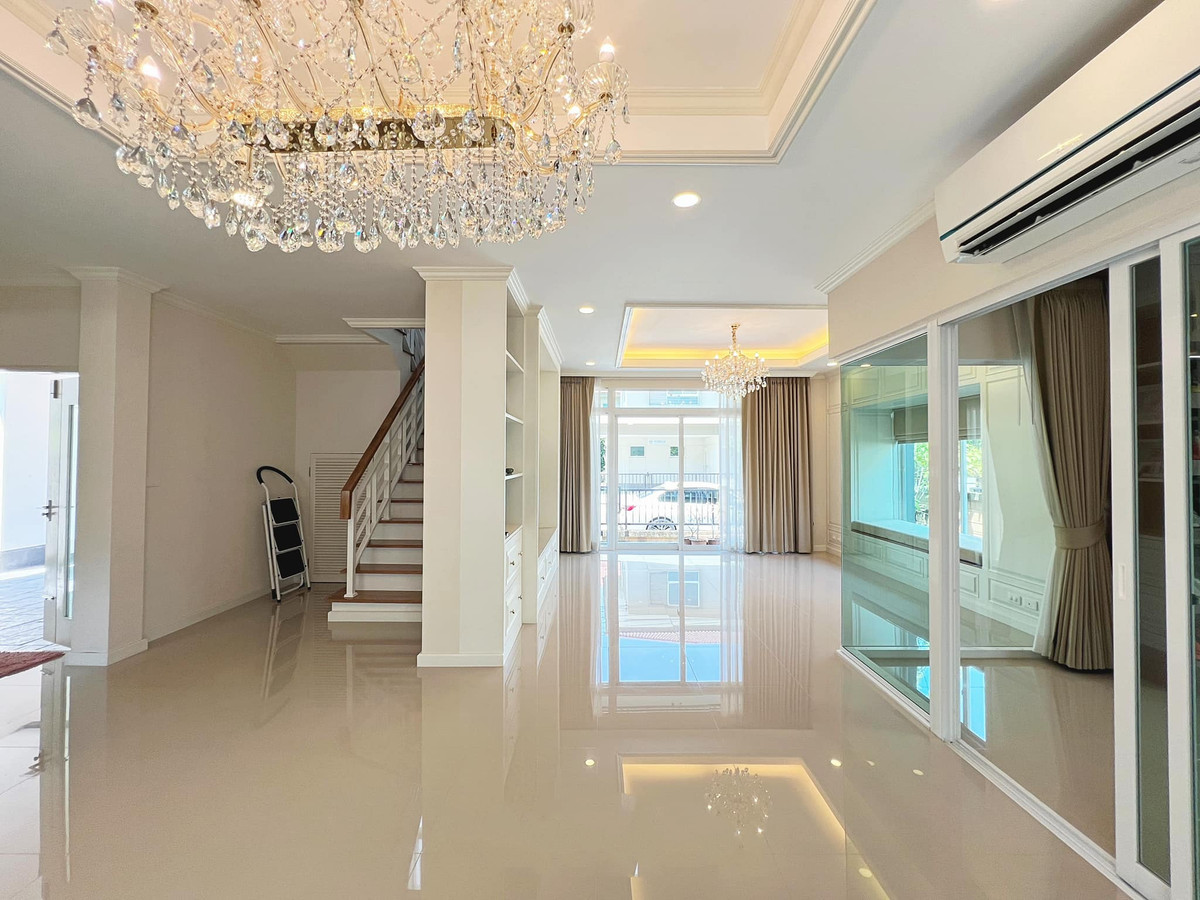 ขายบ้านพระราม 5 ราชพฤกษ์ บางกรวย : บ้านเดี่ยว คาซ่า พรีเมี่ยม ราชพฤกษ์-แจ้งวัฒนะ 55.6 ตร.ว. 3 นอน 3 น้ำ ตกแต่งพร้อมเข้าอยู่ ขายต่ำกว่าทุนที่ซื้อมา!!