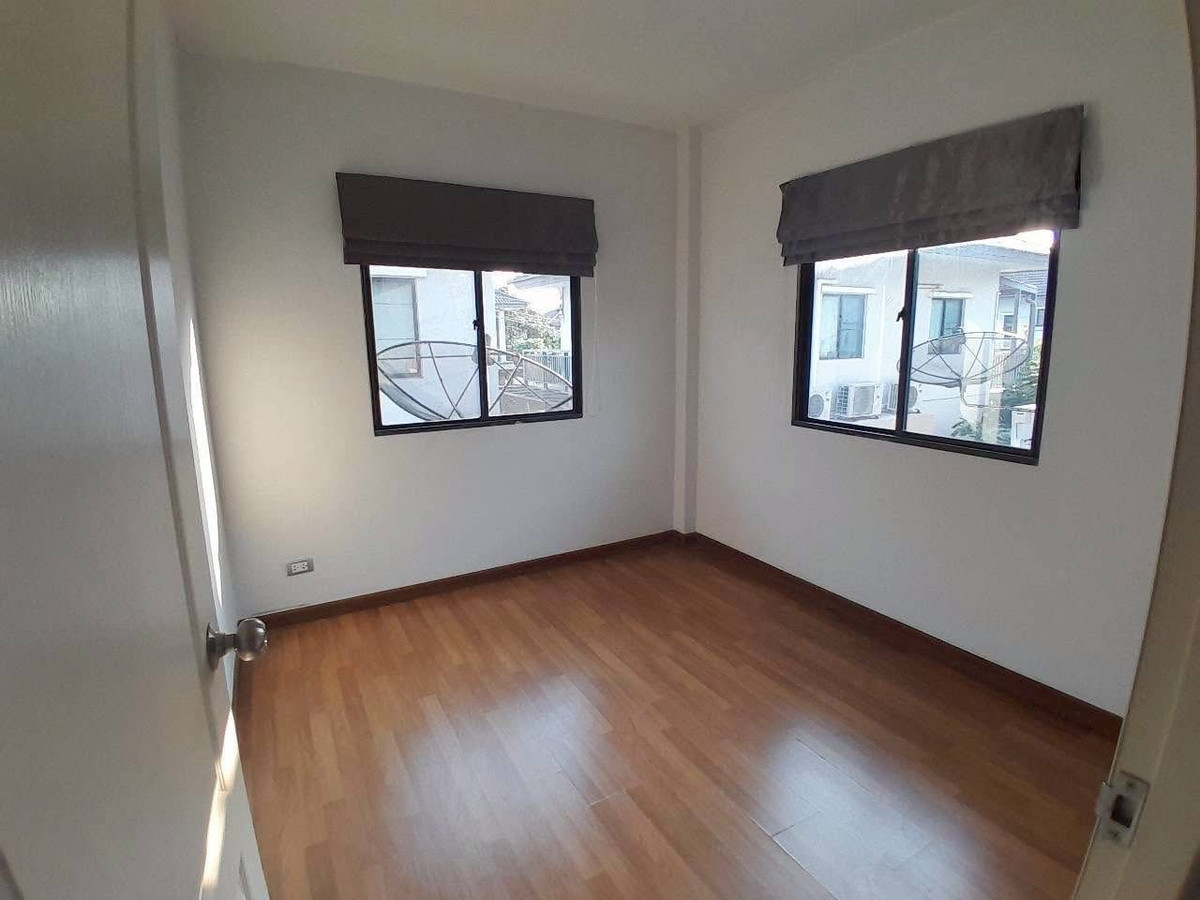 For RentHouseNonthaburi, Bang Yai, Bangbuathong : Twin house for rent Centro Westgate Village, near Jazz Green Village, Bang Bua Thong and Central Westgate.