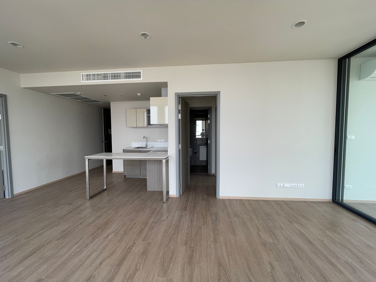 For SaleCondoSathorn, Narathiwat : [RARE UNIT] The Issara Sathorn 1BR Plus, 20th floor, north view, Market Place & Yen Akat @Chan-Sathorn Road Great value functions, 1 bedroom + 1 multi-purpose room, area 37.17 sq m, good high floor. Open city view on Nang Linchi-Rama 4 side.