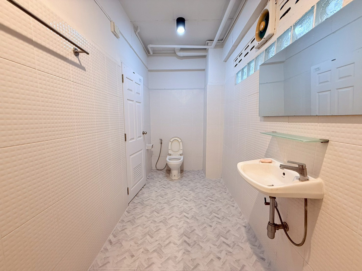 ให้เช่าโฮมออฟฟิศสาทร นราธิวาส : 🌁🎊 ให้เช่าโฮมออฟฟิศ สูง 5 ชั้น หมู่บ้านเซ็นต์หลุยส์ เซ็นเตอร์ ทำเลทองย่านสาทร เดินทางง่าย