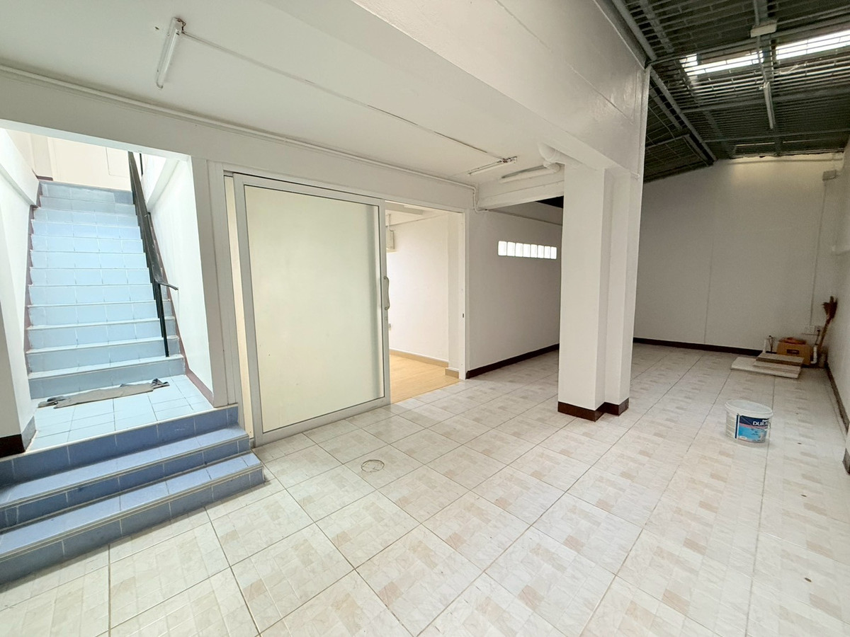 ให้เช่าโฮมออฟฟิศสาทร นราธิวาส : 🌁🎊 ให้เช่าโฮมออฟฟิศ สูง 5 ชั้น หมู่บ้านเซ็นต์หลุยส์ เซ็นเตอร์ ทำเลทองย่านสาทร เดินทางง่าย