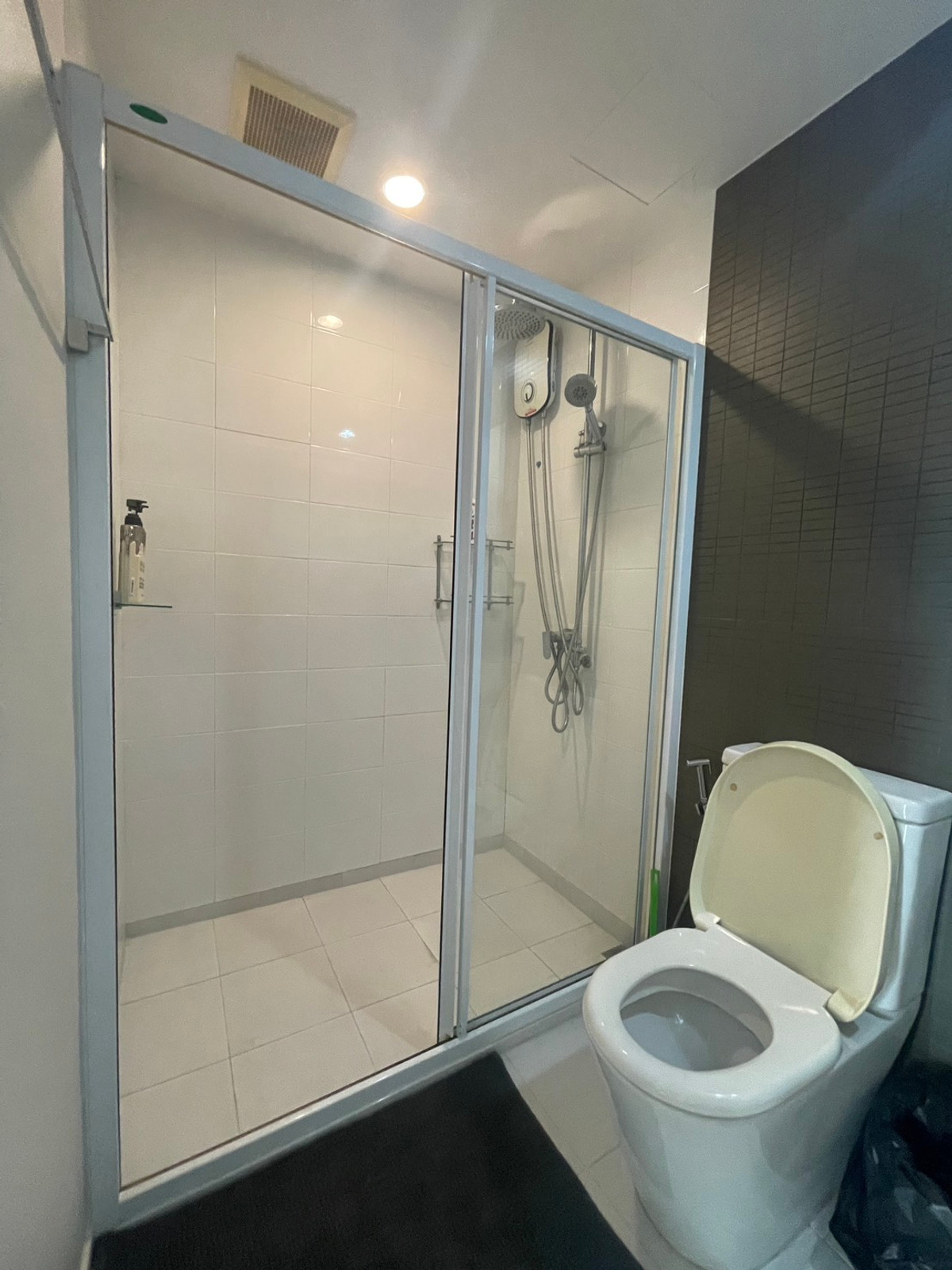 For SaleCondoPattanakan, Srinakarin : 95815 - For sale/rent The Key Udomsuk project is a condominium from Land & Houses that emphasizes privacy and resort-style living.