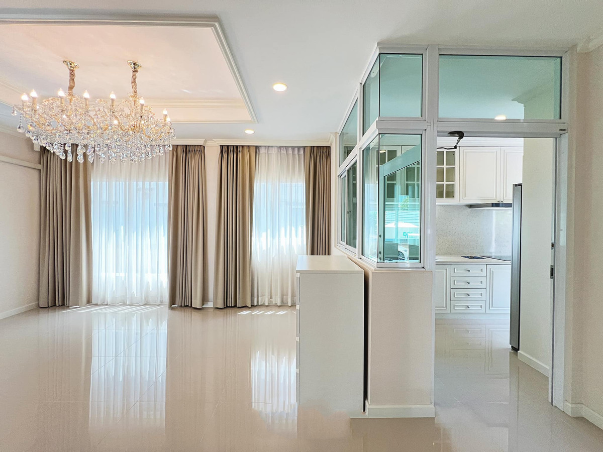 ขายบ้านพระราม 5 ราชพฤกษ์ บางกรวย : บ้านเดี่ยว คาซ่า พรีเมี่ยม ราชพฤกษ์-แจ้งวัฒนะ 55.6 ตร.ว. 3 นอน 3 น้ำ ตกแต่งพร้อมเข้าอยู่ ขายต่ำกว่าทุนที่ซื้อมา!!