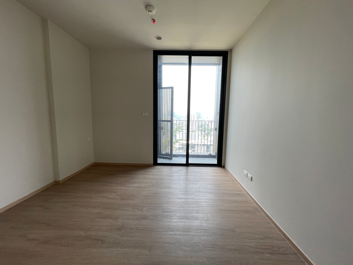 For SaleCondoSathorn, Narathiwat : [RARE UNIT] The Issara Sathorn 1BR Plus, 20th floor, north view, Market Place & Yen Akat @Chan-Sathorn Road Great value functions, 1 bedroom + 1 multi-purpose room, area 37.17 sq m, good high floor. Open city view on Nang Linchi-Rama 4 side.