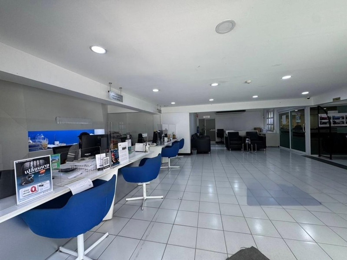 ให้เช่าโชว์รูมนวมินทร์ รามอินทรา : โชว์รูมให้เช่าทำเลรามอินทรา!✨  ใกล้ห้าง พื้นที่ 1,000 ตร.ม พร้อมเริ่มกิจการ สนใจติดต่อ 0863692224