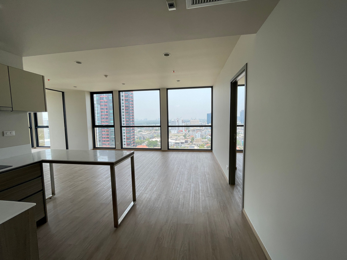 ขายคอนโดสาทร นราธิวาส : [RARE UNIT] The Issara Sathorn 1BR Plus ชั้น 20 ทิศเหนือ วิว Market Place & เย็นอากาศ @ถนนจันทน์-สาทร ฟังก์ชันคุ้มค่า 1 ห้องนอน + 1 ห้องอเนกประสงค์ พื้นที่ 37.17 ตร.ม. ชั้นสูงกำลังดี วิวเมืองโล่งฝั่งนางลิ้นจี่-พระราม 4