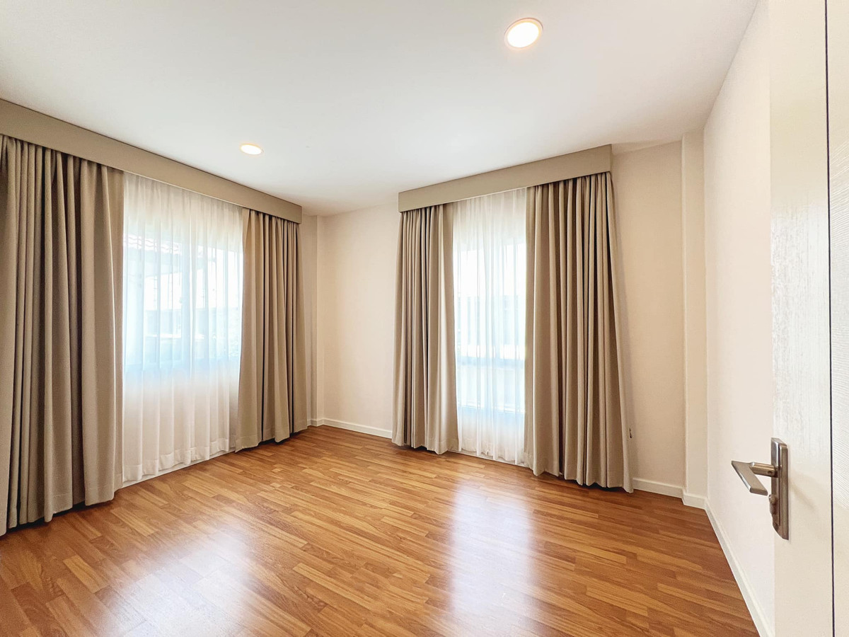 ขายบ้านพระราม 5 ราชพฤกษ์ บางกรวย : บ้านเดี่ยว คาซ่า พรีเมี่ยม ราชพฤกษ์-แจ้งวัฒนะ 55.6 ตร.ว. 3 นอน 3 น้ำ ตกแต่งพร้อมเข้าอยู่ ขายต่ำกว่าทุนที่ซื้อมา!!