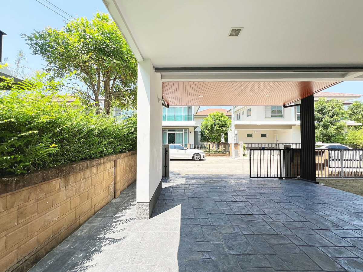 ขายบ้านพระราม 5 ราชพฤกษ์ บางกรวย : บ้านเดี่ยว คาซ่า พรีเมี่ยม ราชพฤกษ์-แจ้งวัฒนะ 55.6 ตร.ว. 3 นอน 3 น้ำ ตกแต่งพร้อมเข้าอยู่ ขายต่ำกว่าทุนที่ซื้อมา!!