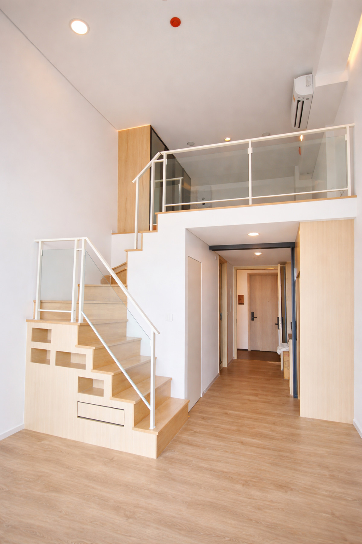 ขายคอนโดพระราม 9 เพชรบุรีตัดใหม่ RCA : Siamese RAMA 9 - Landmark @ MRTA Station  / 1 DuplexBed (FOR SALE), ไซมิส พระราม 9  แลนด์มาร์ค สถานีรถไฟฟ้า MRT   / 1 ดูเพล็กซ์ (ขาย) PT153