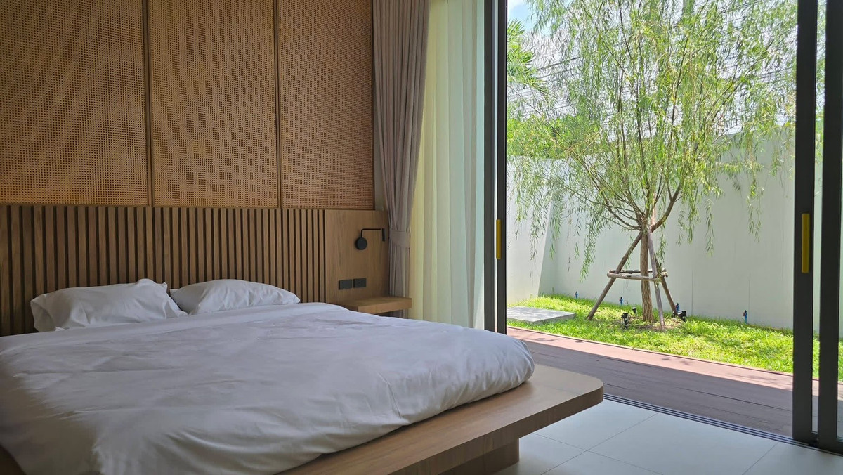 ขายพัทยา บางแสน ชลบุรี สัตหีบ : พลูวิลล่า พร้อมที่ดิน นอกโครงการ / 4 ห้องนอน (ขาย), Pool villa with Land outside of a housing project / 4 Bedrooms (FOR SALE) AM095