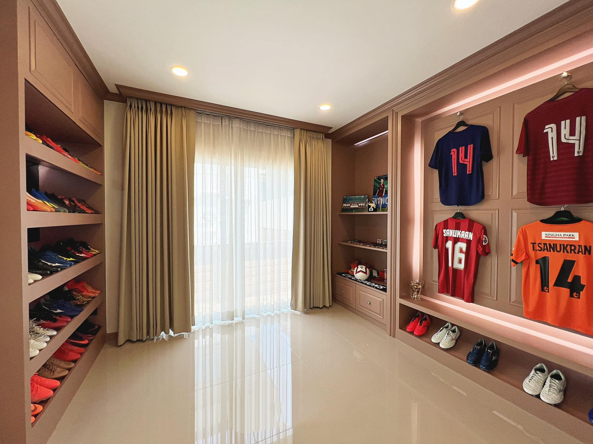 ขายบ้านพระราม 5 ราชพฤกษ์ บางกรวย : บ้านเดี่ยว คาซ่า พรีเมี่ยม ราชพฤกษ์-แจ้งวัฒนะ 55.6 ตร.ว. 3 นอน 3 น้ำ ตกแต่งพร้อมเข้าอยู่ ขายต่ำกว่าทุนที่ซื้อมา!!