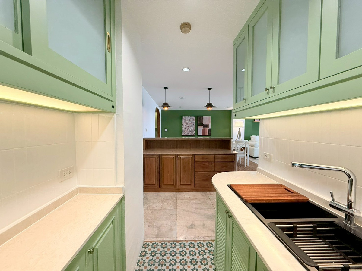 For RentCondoSukhumvit, Asoke, Thonglor : 🌁🎊 Ruamjai Heights, Sukhumvit 15 Condo for rent, newly renovated, super modern, 3 bedrooms, in the heart of Sukhumvit 