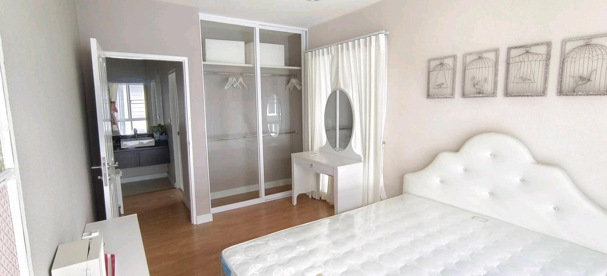 ให้เช่าบ้านสมุทรปราการ สำโรง : 📍 ใกล้รถไฟฟ้า เดินทางสะดวก เพียง 200 เมตร จาก BTS สายสีเหลือง