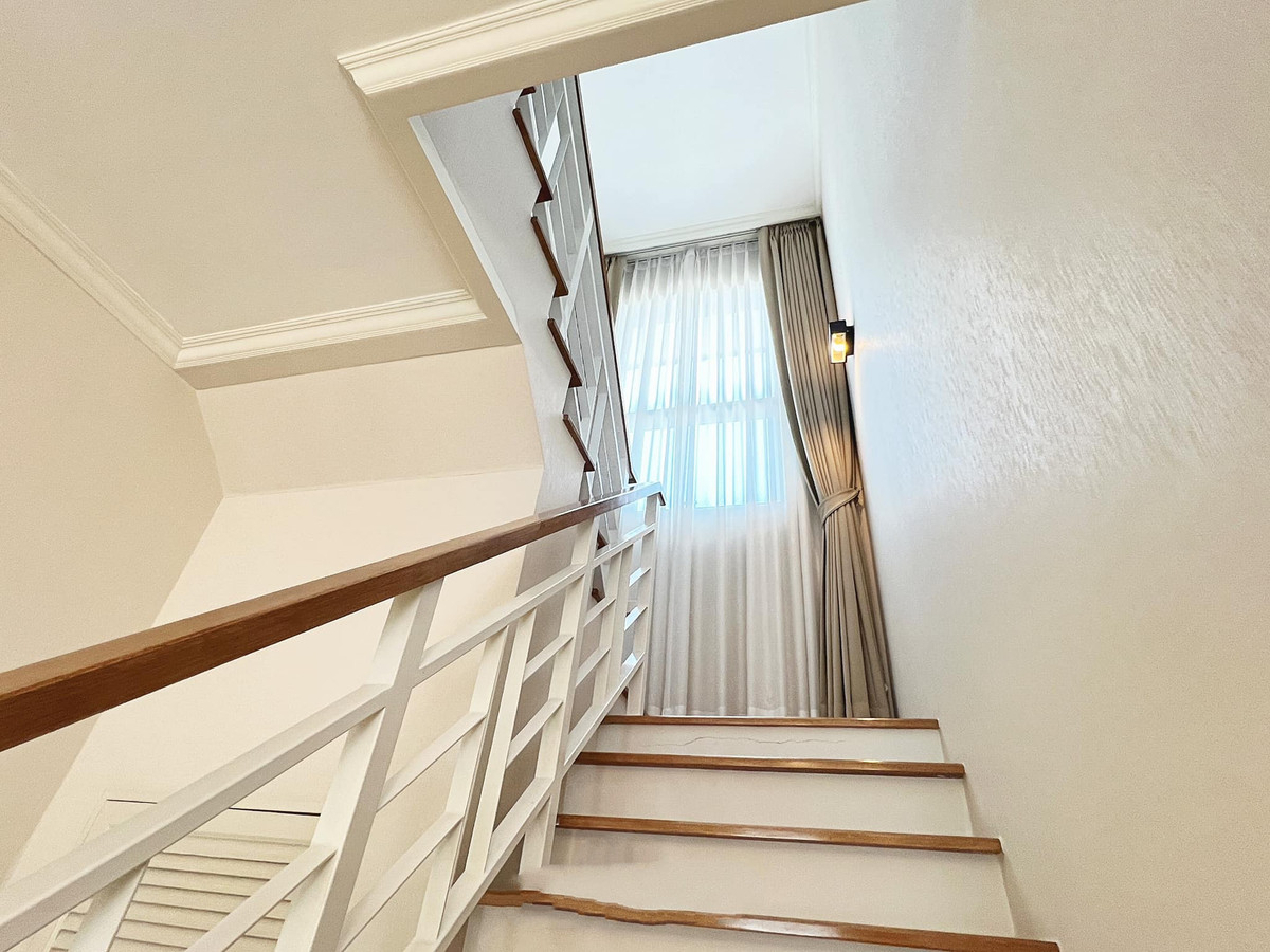 ขายบ้านพระราม 5 ราชพฤกษ์ บางกรวย : บ้านเดี่ยว คาซ่า พรีเมี่ยม ราชพฤกษ์-แจ้งวัฒนะ 55.6 ตร.ว. 3 นอน 3 น้ำ ตกแต่งพร้อมเข้าอยู่ ขายต่ำกว่าทุนที่ซื้อมา!!