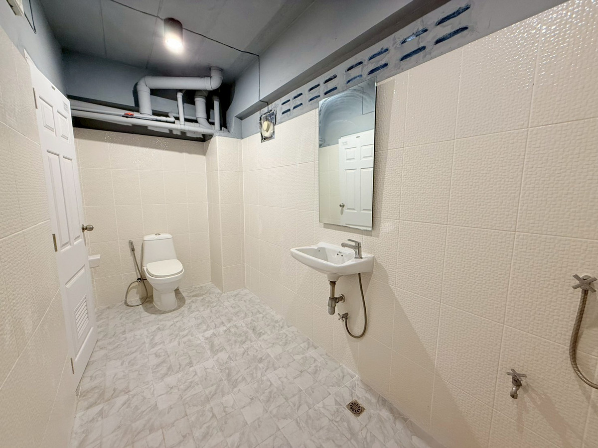 ให้เช่าโฮมออฟฟิศสาทร นราธิวาส : 🌁🎊 ให้เช่าโฮมออฟฟิศ สูง 5 ชั้น หมู่บ้านเซ็นต์หลุยส์ เซ็นเตอร์ ทำเลทองย่านสาทร เดินทางง่าย