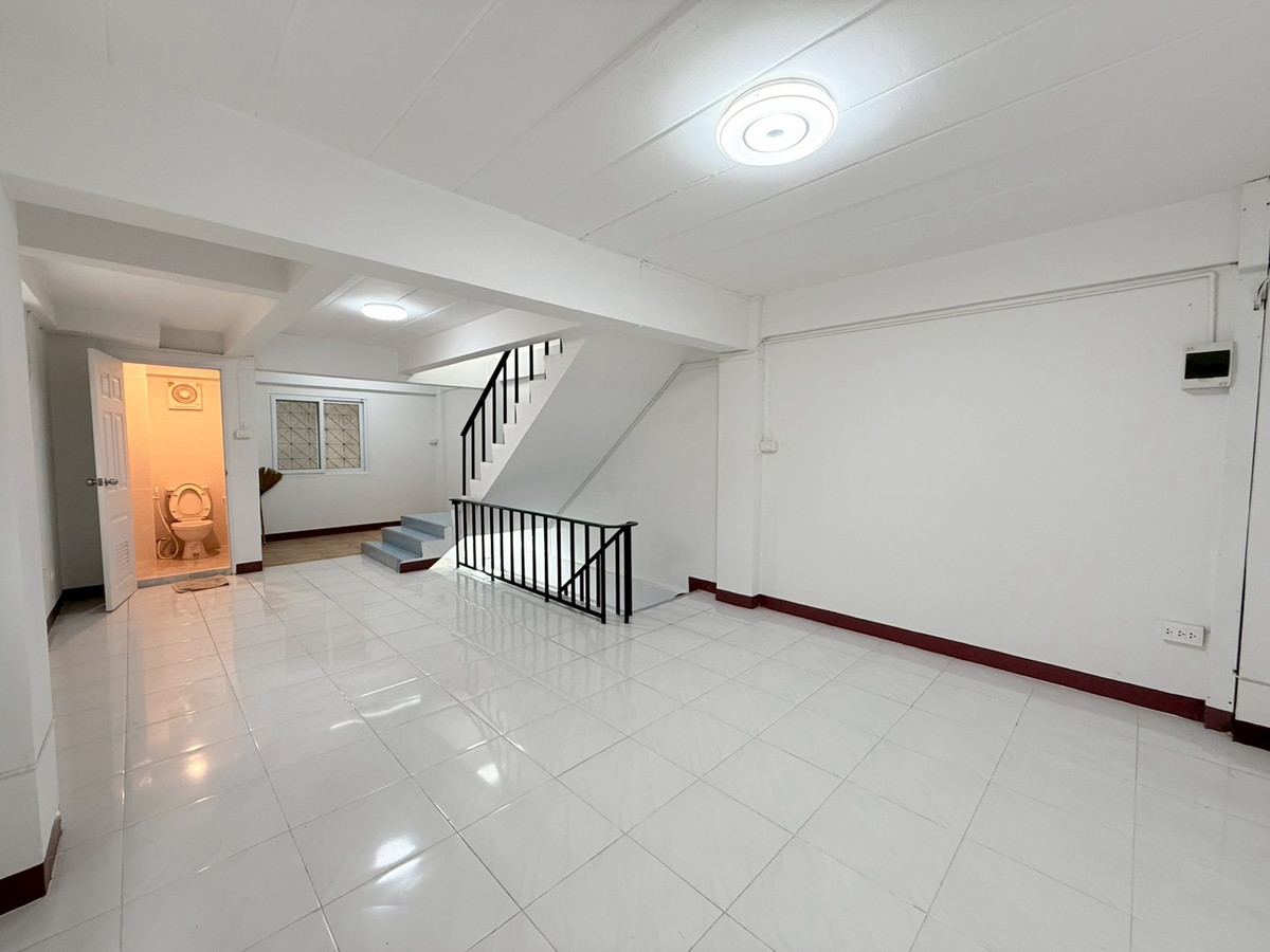 ให้เช่าโฮมออฟฟิศสาทร นราธิวาส : 🌁🎊 ให้เช่าโฮมออฟฟิศ สูง 5 ชั้น หมู่บ้านเซ็นต์หลุยส์ เซ็นเตอร์ ทำเลทองย่านสาทร เดินทางง่าย