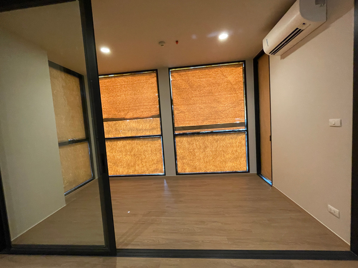For SaleCondoSathorn, Narathiwat : [RARE CORNER UNIT] The Issara Sathorn 2BR Plus corner room, river view - Bang Kachao. Single house function @Chan-Sathorn Road Amazingly spacious area of ​​89.54 sq m., 26th floor, southeast direction, receives cool breezes, takes in the view of the Chao 