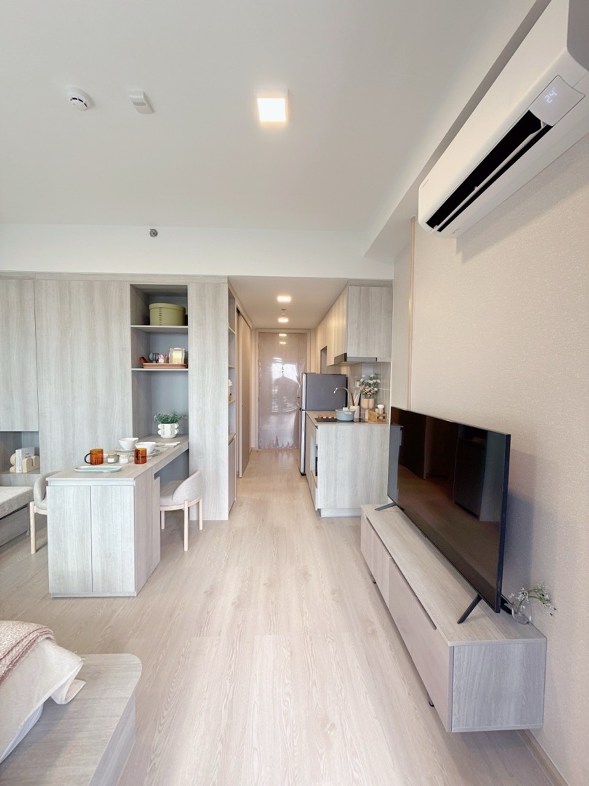 For SaleCondoKasetsart, Ratchayothin : 𝐂𝐎𝐁𝐄 𝐊𝐀𝐒𝐄𝐓-𝐒𝐑𝐈𝐏𝐀𝐓𝐔𝐌 𝐅𝐑𝐄𝐄 Down payment 𝟎 baht, easy installments. 𝟗,𝟓𝟎𝟎/month, new room from the 𝐒𝐂 project, next to the university.