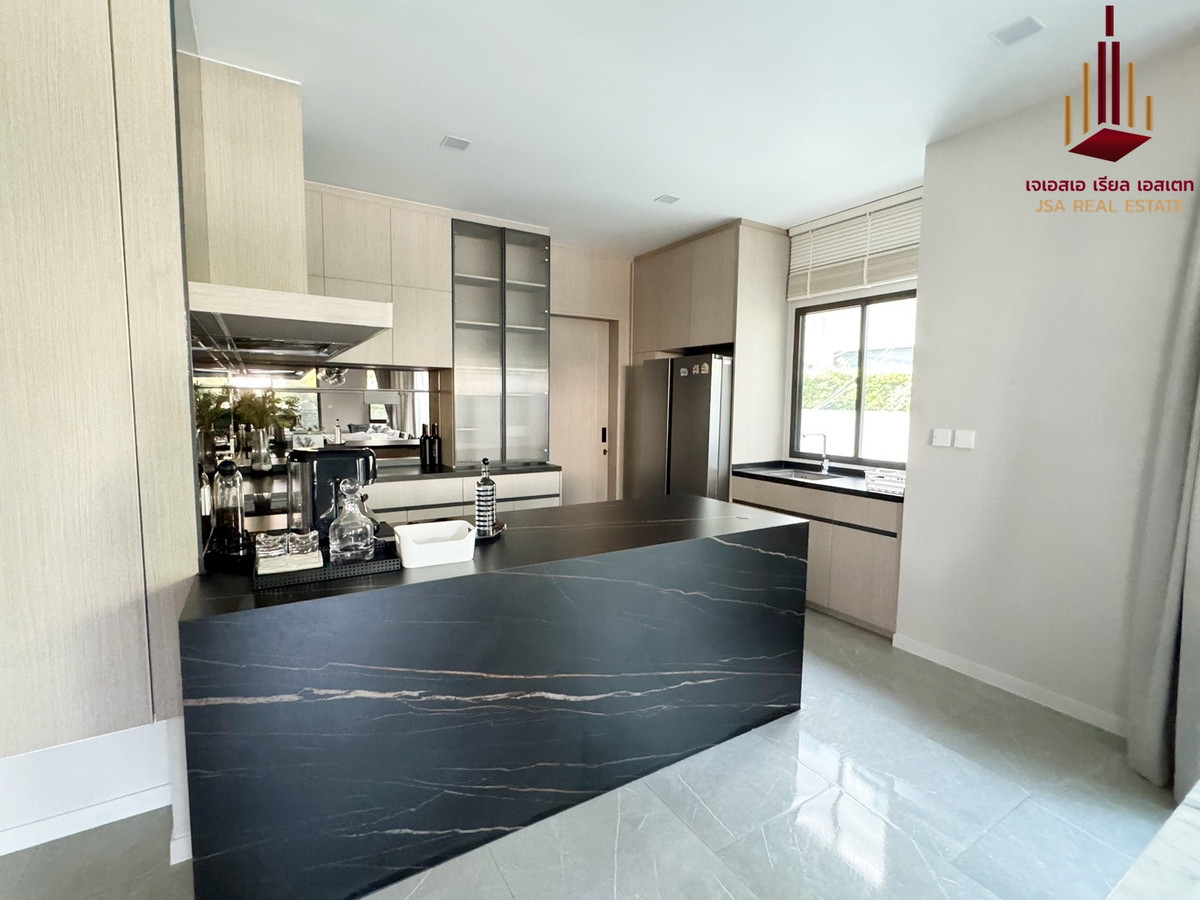 For RentHouseSamut Prakan,Samrong : ✨ For Rent: MANTANA Bangna km 15 ✨ 💰 Only190,000 THB/month