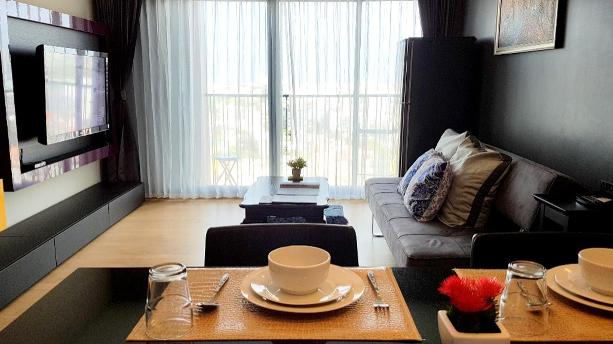 For SaleCondoSukhumvit, Asoke, Thonglor : 🔥 Luxury condo Noble Reveal, potential location near BTS Ekkamai, beautiful room, ready to move in! 1 bedroom, suitable for both living and investment. ✨(HBH-HL-101)