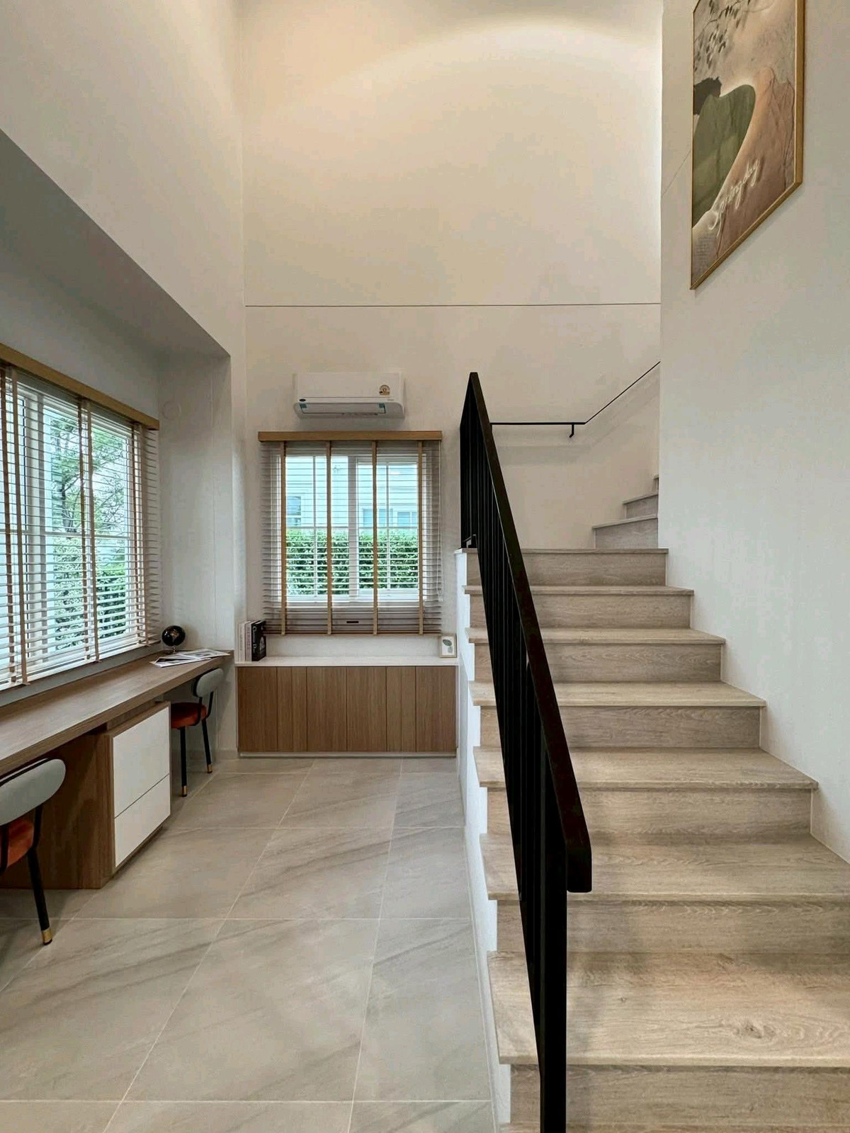 For RentHouseBangna, Bearing, Lasalle : 🌟 Beautiful house, complete functions, comfortable to live in, ready to move in. Supports families & Pet Lover 🐶🐱 Location next to Bangna-Trad Road. No need to enter the alley! 🚗✨