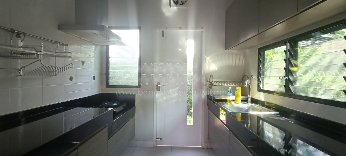 HouseBangna, Bearing, Lasalle : Mantana Bangna Km.7 for rent or sale