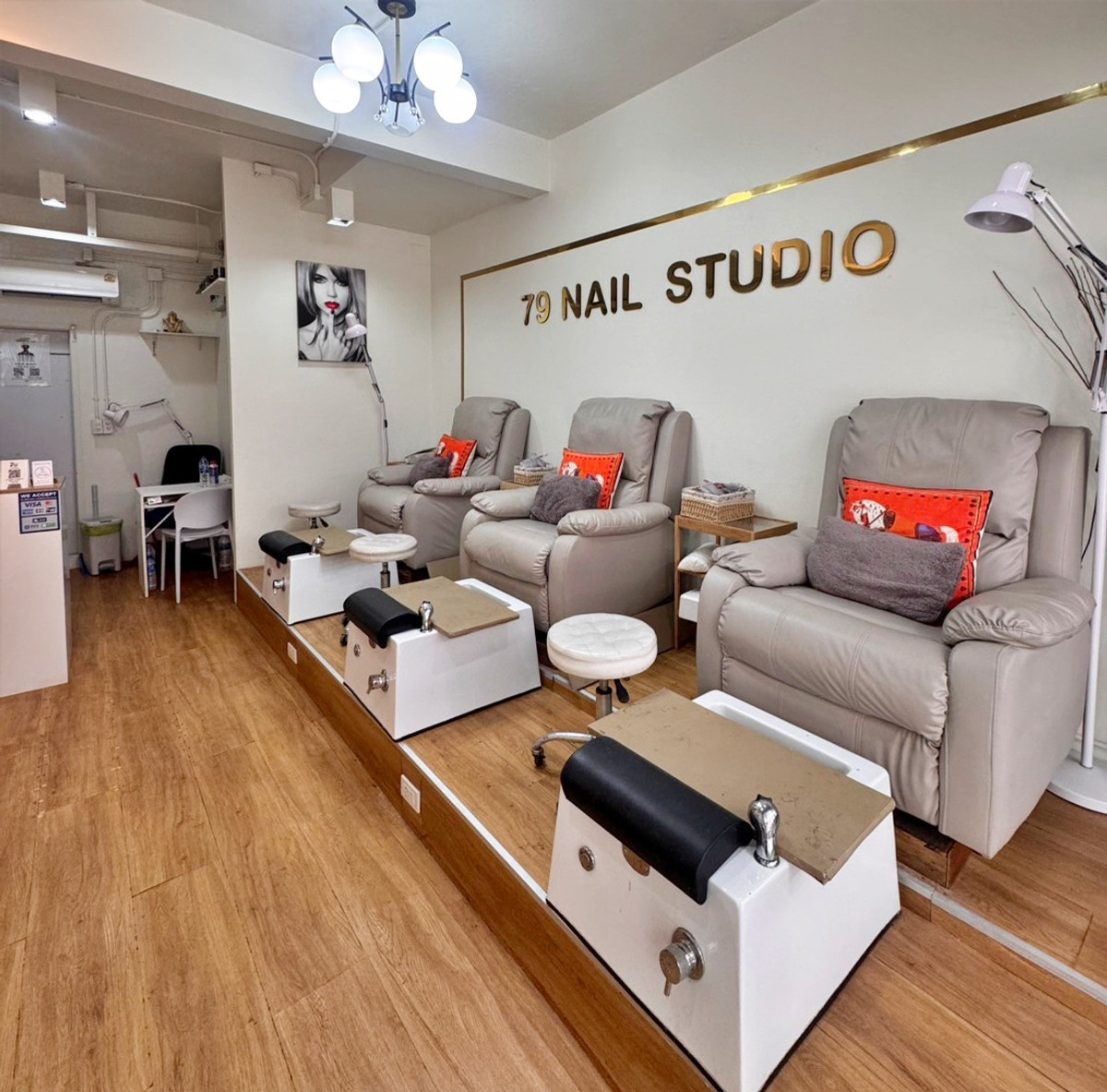 เซ้งร้านค้า/ตลาดนัดพุทธมณฑล ศาลายา : เซ้งถูกๆ ร้านทำเล็บ ใกล้ BTS พระโขนง เพียง 200 เมตร ทำเลทองสุขุมวิท พร้อมเปิดร้านต่อ