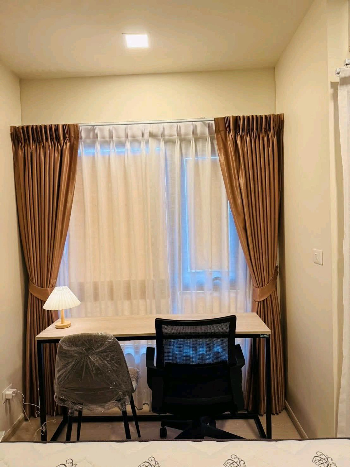 For RentCondoWongwianyai, Charoennakor : ✨ Good location, near BTS Khlong San, walk only 200 meters, near ICONSIAM, Chao Phraya River view ✨