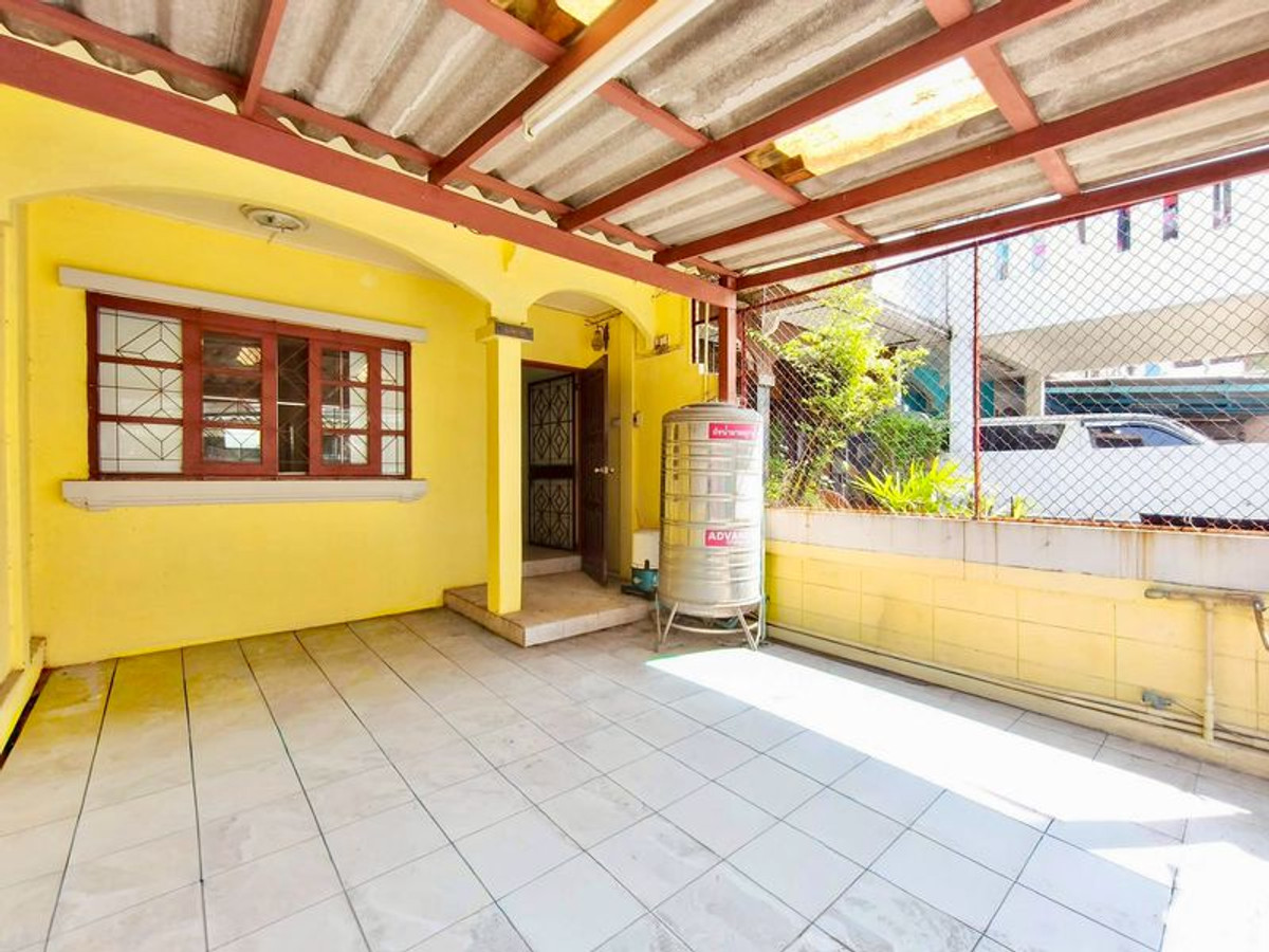 For SaleTownhomeBang Sue, Wong Sawang, Tao Pun : 2-story townhouse for sale, Wimanthip Village, area 16.5 square meters, 2 bedrooms, near MRT Bang Pho and Tao Poon Intersection, Pracharat Sai 1, Bang Sue Subdistrict, Bang Sue District, Bangkok.