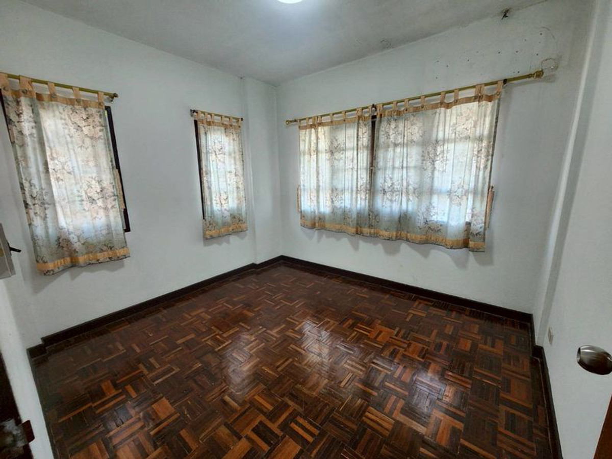 ขายบ้านพุทธมณฑล ศาลายา : ขาย ‼️ บ้านเดี่ยว 2 ชั้น ม.บ้านสวยริมธาร 2 เนื้อที่ 57 ตารางวา 4 ห้องนอน 2 ห้องน้ำ ถนนพุทธมณฑลสาย 3 แขวงทวีวัฒนา เขตทวีวัฒนา กรุงเทพฯ