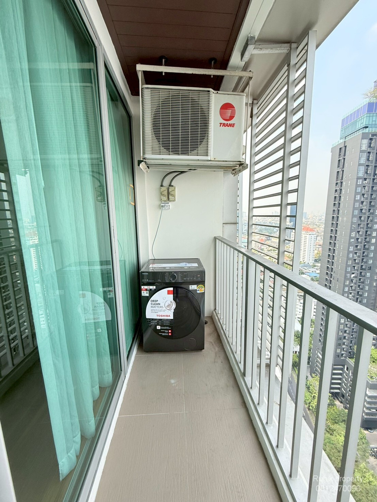 For RentCondoLadprao, Central Ladprao : 🥳 **Condo for rent The Line Phahonyothin Park** RB1827, opposite Central Ladprao, very good location 🔥