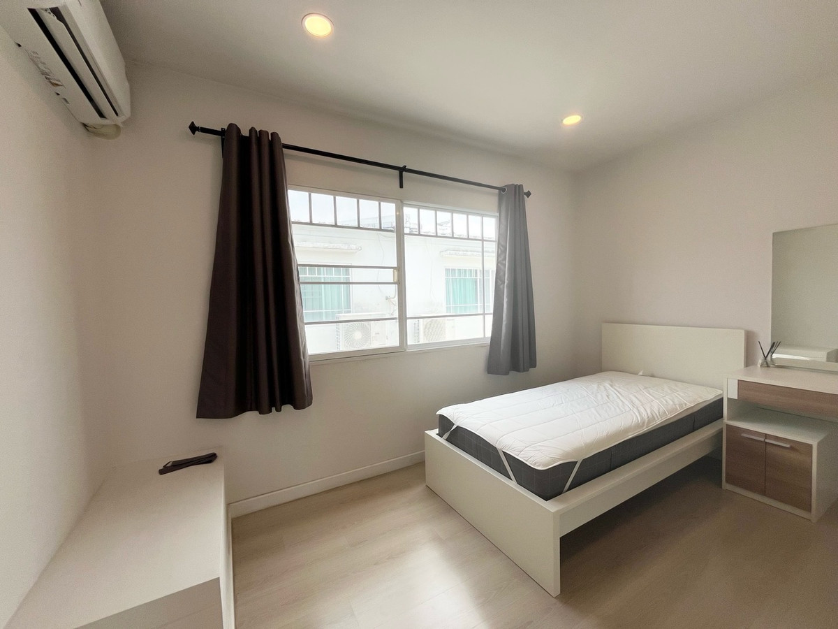 ให้เช่าทาวน์โฮมบางนา แบริ่ง ลาซาล : ให้เช่า ทาวน์โฮม 2 ชั้น Indy 1 บางนา กม 7 หน้าสวน บรรยากาศดี เฟอร์นิเจอร์พร้อมอยู่