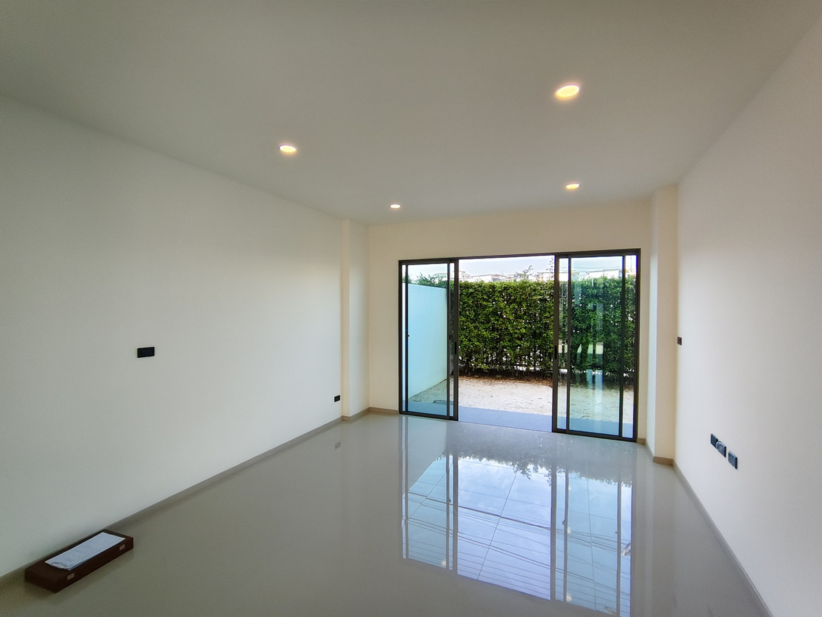 For SaleTownhomePattanakan, Srinakarin : [For Sale] SHO PHATTHANAKARN 32 Townhome, size 4.5 floors.