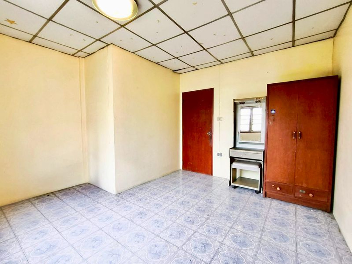 For SaleTownhomeBang Sue, Wong Sawang, Tao Pun : 2-story townhouse for sale, Wimanthip Village, area 16.5 square meters, 2 bedrooms, near MRT Bang Pho and Tao Poon Intersection, Pracharat Sai 1, Bang Sue Subdistrict, Bang Sue District, Bangkok.