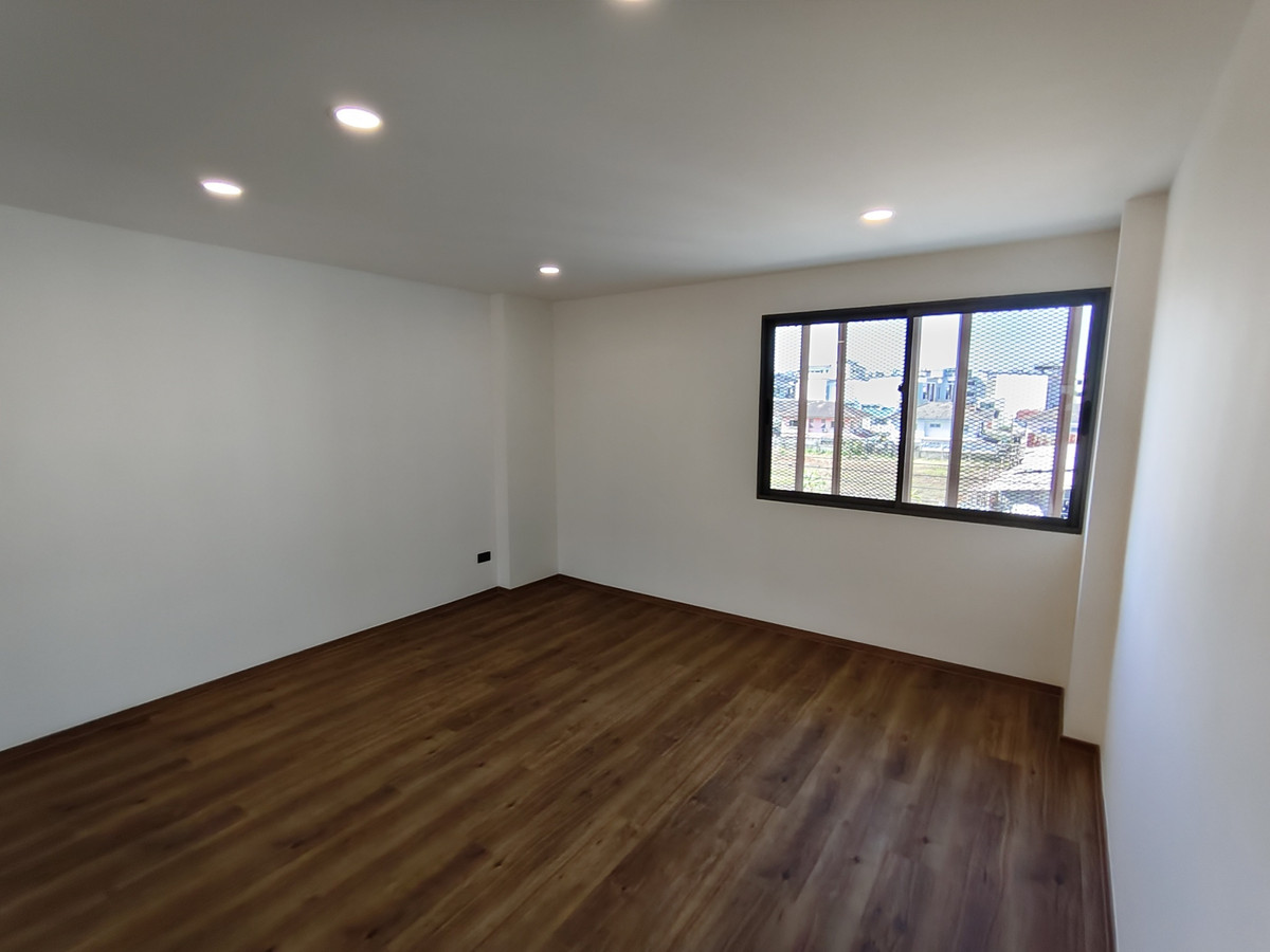 For SaleTownhomePattanakan, Srinakarin : [For Sale] SHO PHATTHANAKARN 32 Townhome, size 4.5 floors.