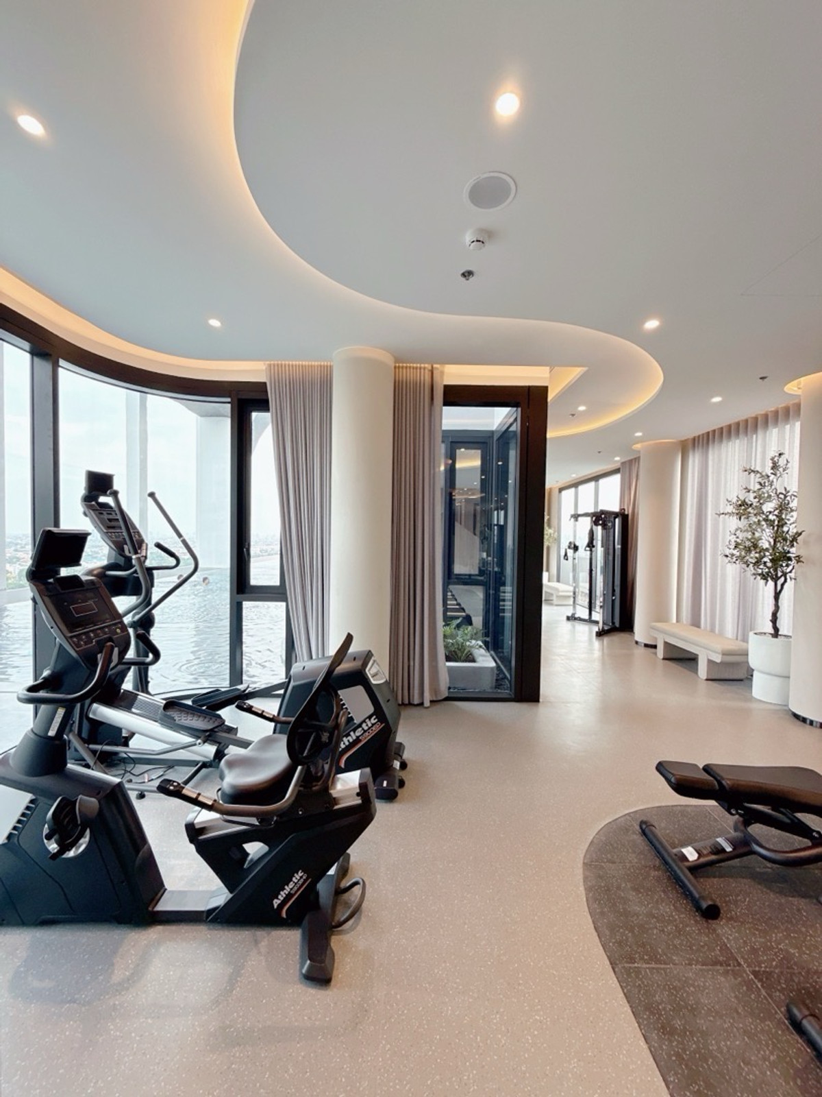 For SaleCondoKasetsart, Ratchayothin : 𝐂𝐎𝐁𝐄 𝐊𝐀𝐒𝐄𝐓-𝐒𝐑𝐈𝐏𝐀𝐓𝐔𝐌 𝐅𝐑𝐄𝐄 Down payment 𝟎 baht, easy installments. 𝟗,𝟓𝟎𝟎/month, new room from the 𝐒𝐂 project, next to the university.