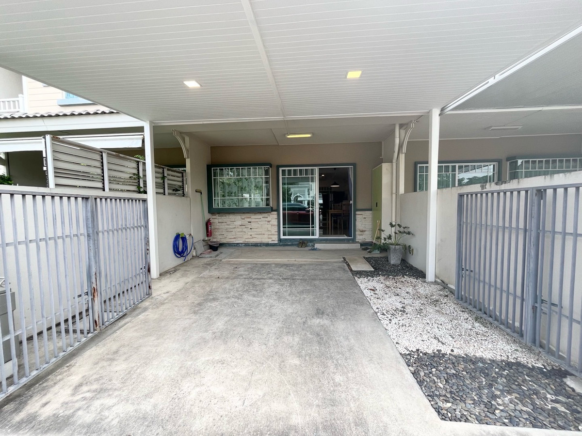 ให้เช่าทาวน์โฮมบางนา แบริ่ง ลาซาล : ให้เช่า ทาวน์โฮม 2 ชั้น Indy 1 บางนา กม 7 หน้าสวน บรรยากาศดี เฟอร์นิเจอร์พร้อมอยู่