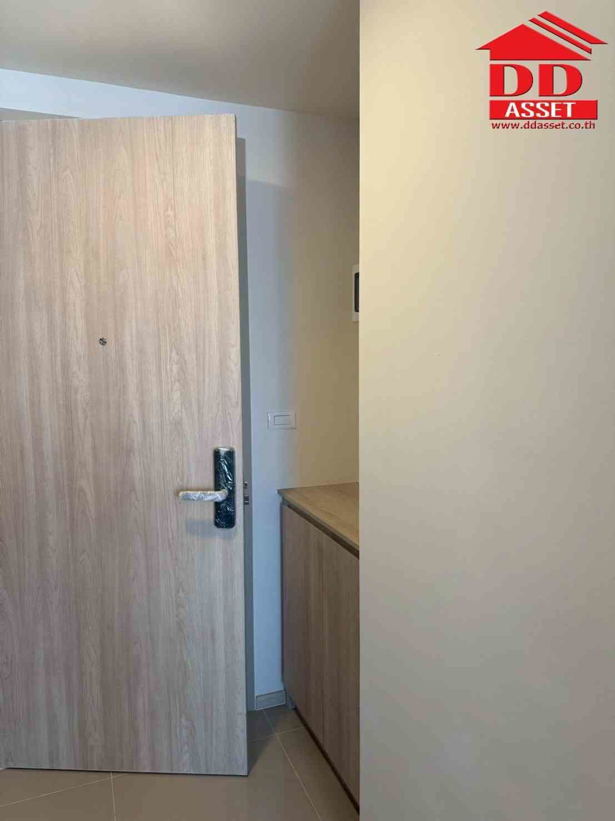 For RentCondoPathum Thani,Rangsit, Thammasat : For rent, dcondo Vivid Rangsit, new condo, opposite Bangkok University, dcondo Vivid Rangsit, property code: C8426