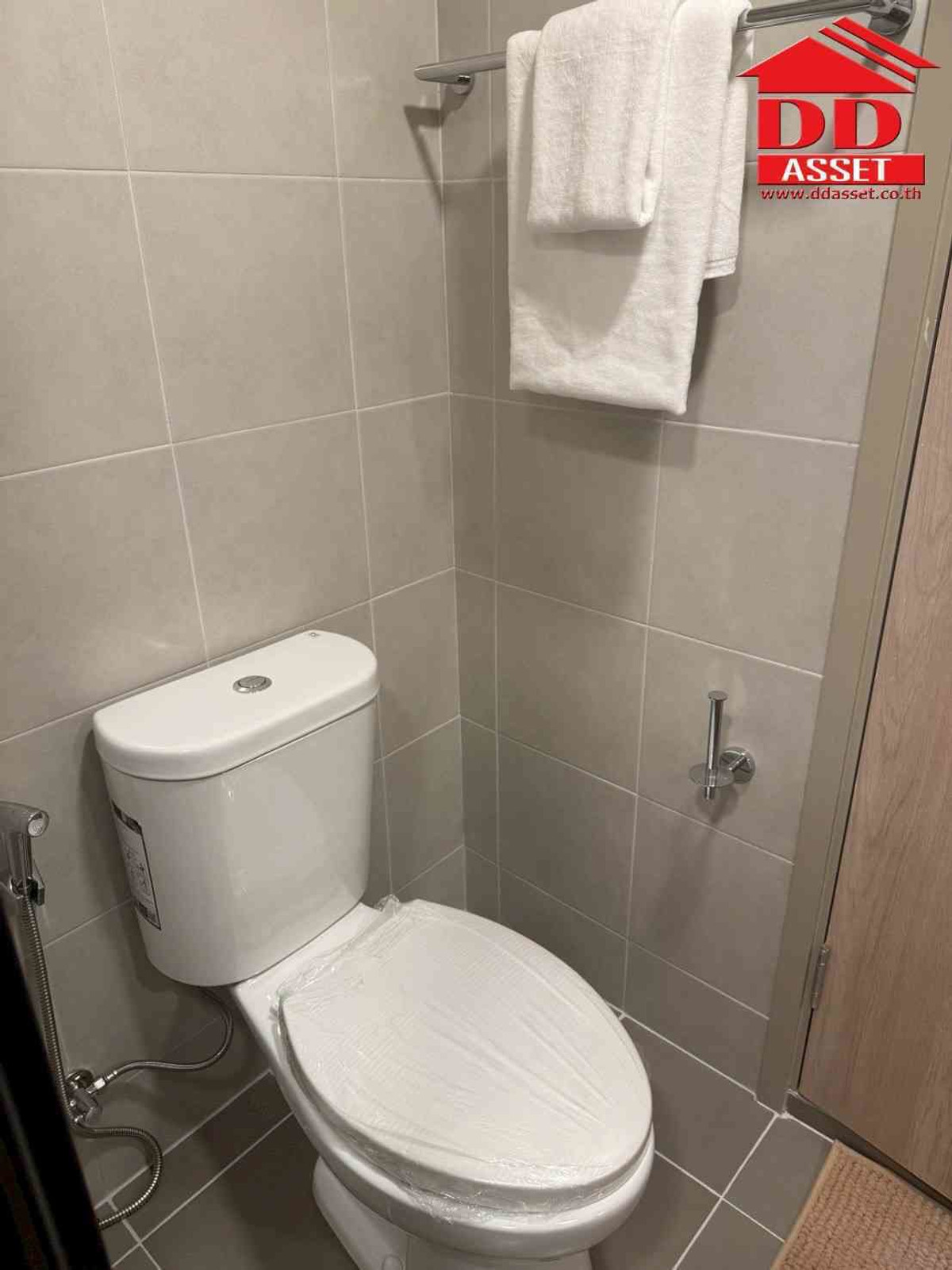 For RentCondoPathum Thani,Rangsit, Thammasat : For rent, dcondo Vivid Rangsit, new condo, opposite Bangkok University, dcondo Vivid Rangsit, property code: C8426