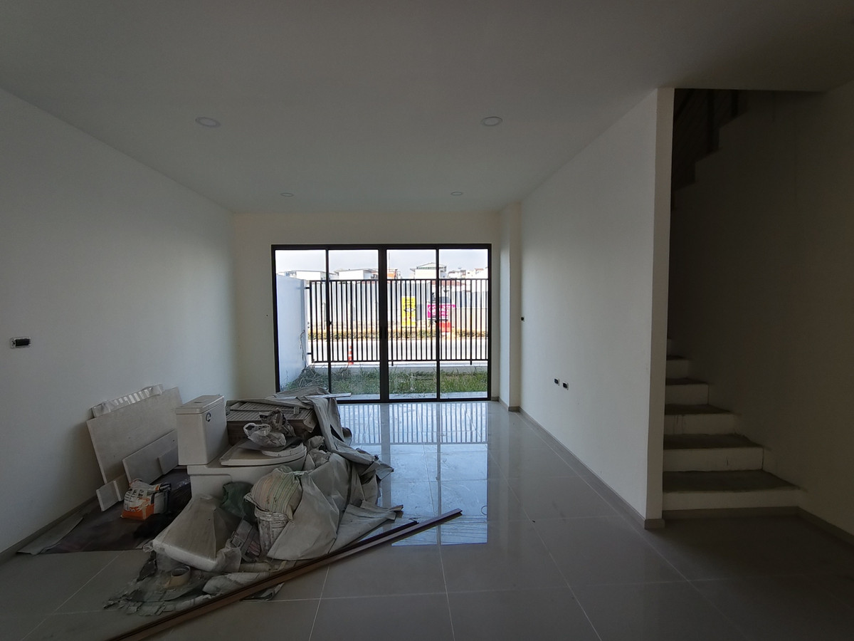 For SaleTownhomePattanakan, Srinakarin : [For Sale] SHO PHATTHANAKARN 32 Townhome 4.5 floors (Unit no: 64)